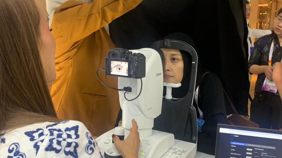 Teknoloi AI deteksi risiko jantung lewat mata