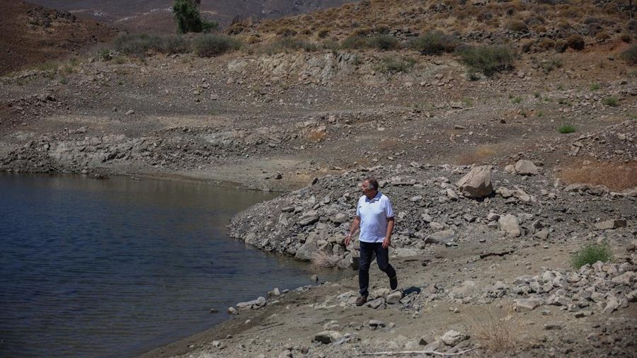 Tujuh pulau Yunani di Laut Aegean telah menetapkan status darurat akibat kekeringan pada tahun ini, Senin (13/7/2026). (REUTERS/Louisa Gouliamaki)