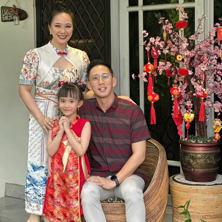 <p>Bukan pertama kalinya Yuanita membagikan kebersamaan dengan keluarga. Ia pun kerap mengunggah potret hangat bersama suami dan putrinya pada momen-momen spesial, termasuk saat merayakan Tahun Baru China.&nbsp;(Foto: Instagram @yuanitachrist)</p>