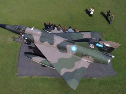 Jet tem;pur IAI Dagger yang digunakan Argentina saat perang Malvinas melawan Inggris pada 1982.