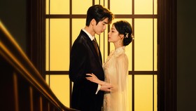 Zhang Linghe dan Wang Churan dalam drama China Overdo (2026).