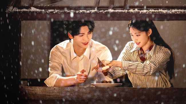 Zhang Linghe dan Wang Churan dalam drama China Overdo (2026).