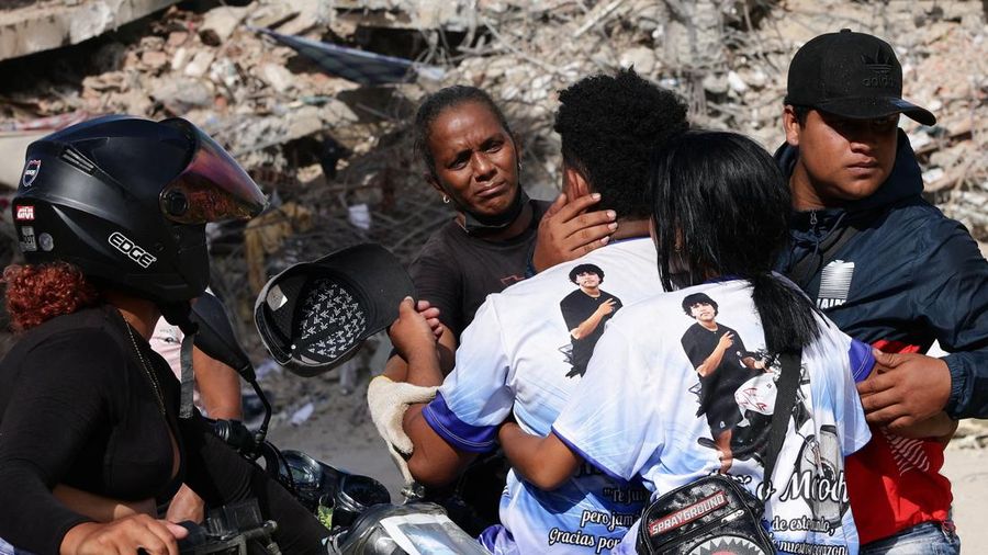 Korban tewas akibat gempa bumi luar biasa nan melanda Venezuela pada Juni lampau bertambah menjadi 5.069 jiwa. Selain itu, lebih dari 21.000 orang lainnya tetap berada di pengungsian, Sabtu (18/7/2026). (REUTERS/Gaby Oraa)