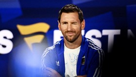 Soccer Football - FIFA World Cup 2026 - Argentina's Emiliano Martinez, Lionel Scaloni and Lionel Messi at the Fanatics Fest - Javits Center, New York City, New York, U.S. - July 17, 2026 Argentina's Lionel Messi during his appearance at the Fanatics