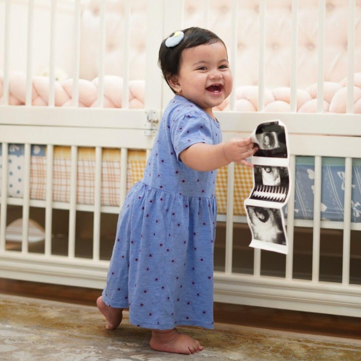 <p>Tak pelak, kabar gembira itu pun menuai banyak komentar. Banyak yang mengucapkan selamat dan mengirimkan doa untuk kehamilan kedua Miskah ini. "Hah demi apaaaa? Masyaallah Congratssss ya aishaa mau punya adek," tulis akun @ays***. "Masyallah," tulis Nita Vior. Bahkan sang adik ipar pun juga berkomentar, "Aahh demi apa si kak," tulis Fadil Jaidi. Foto: Instagram @miskashf</p>
