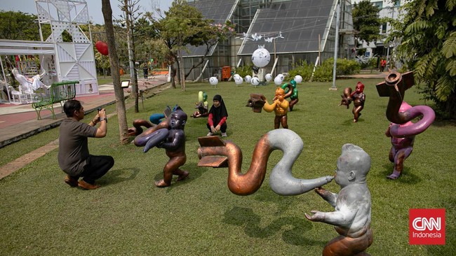 Pameran seni rupa Jakarta Provoke! 2026 kembali digelar sebagai ruang apresiasi bagi para seniman kontemporer untuk menampilkan karya-karya yang merefleksikan dinamika kehidupan ibu kota. (CNN Indonesia/Adi ibrahim)