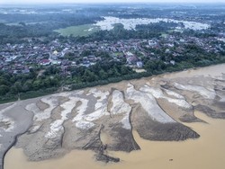 Debit Air Batanghari Surut Dampak Kemarau di Jambi, BPBD Wanti-wanti Karhutla