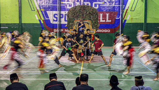 Reog Ponorogo Terus Berjaya di Pundak Generasi Muda