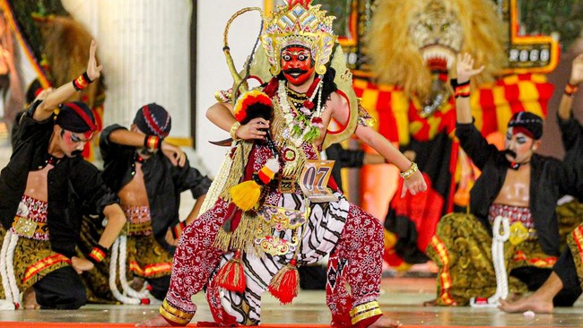 Reog Ponorogo Terus Berjaya di Pundak Generasi Muda