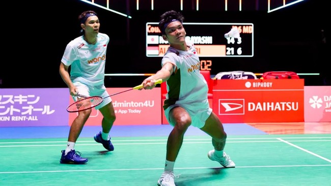 Fajar Alfian/Muhammad Shohibul Fikri saat menghadapi Takuro Hoki/Yugo Kobayashi di semifinal Japan Open 2026. (Arsip PBSI)