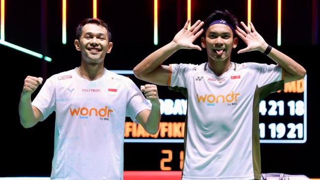 Fajar Alfian/Muhammad Shohibul Fikri saat menghadapi Takuro Hoki/Yugo Kobayashi di semifinal Japan Open 2026. (Arsip PBSI)