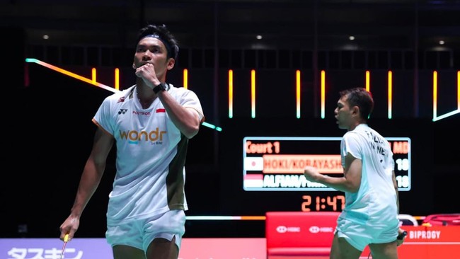 Fajar Alfian/Muhammad Shohibul Fikri saat menghadapi Takuro Hoki/Yugo Kobayashi di semifinal Japan Open 2026. (Arsip PBSI)