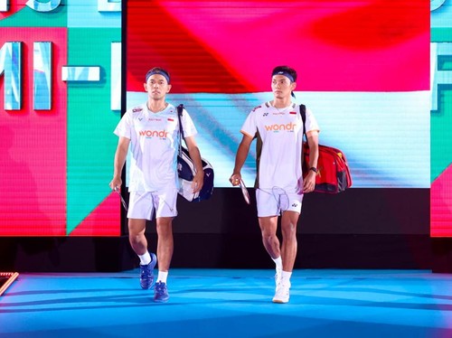 Fajar Alfian/Muhammad Shohibul Fikri saat menghadapi Takuro Hoki/Yugo Kobayashi di semifinal Japan Open 2026. (Arsip PBSI)