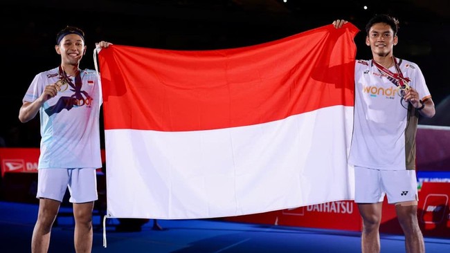 Ganda putra Indonesia, Fajar Alfian/Muhammad Shohibul Fikri juara Japan Open 2026 usai mengalahkan Kim Won Ho/Seo Seung Jae (21019, 21-17) di partai final yang berlangsung pada Minggu (19/7). (Arsip PBSI)