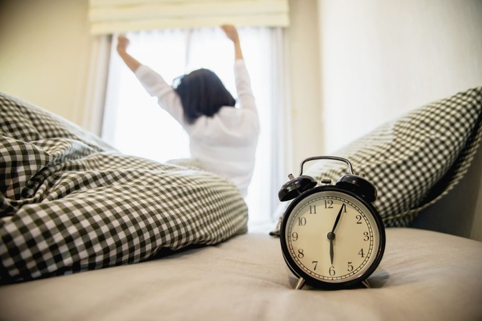Kebiasaan Senin pagi orang sukses dimulai dengan bangun pagi.