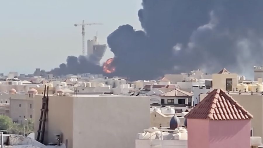 Konflik bersenjata di area Timur Tengah kembali meluas setelah Iran melancarkan serangan rudal dan drone ke Kuwait pada Sabtu waktu setempat, Sabtu (18/7/2026). (Social Media via REUTERS/Social Media)