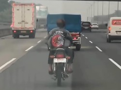 Viral Pemotor Tak Pakai Helm Nyelonong Masuk Tol Jagorawi