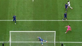 Soccer Football - FIFA World Cup 2026 - Bronze Final - France v England - Miami Stadium, Miami Gardens, Florida, U.S. - July 18, 2026  England's Bukayo Saka celebrates scoring their third goal REUTERS/Carlos Barria