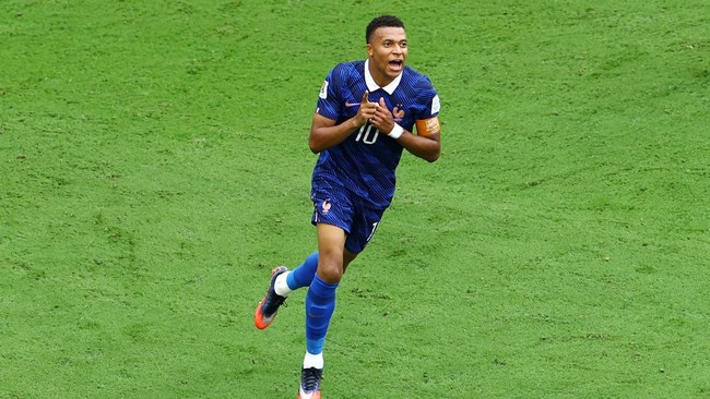 Soccer Football - FIFA World Cup 2026 - Bronze Final - France v England - Miami Stadium, Miami Gardens, Florida, U.S. - July 18, 2026 France's Kylian Mbappe celebrates scoring their third goal REUTERS/Marco Bello