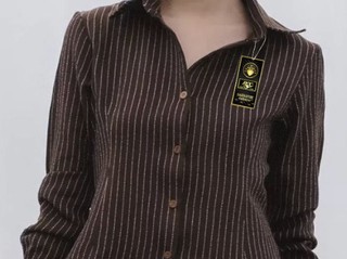 Kemeja Fitted Wanita Bikin Belly Nggak Percaya Diri? Ini 3 Model yang Nyaman Dipakai