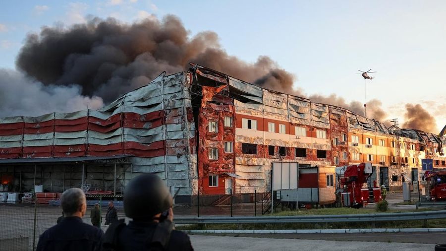 Rusia melancarkan rentetan serangan rudal balistik ke Ibu kota Kyiv di Ukraina pada Minggu (19/7/2026). (REUTERS/Anatolii Stepanov)