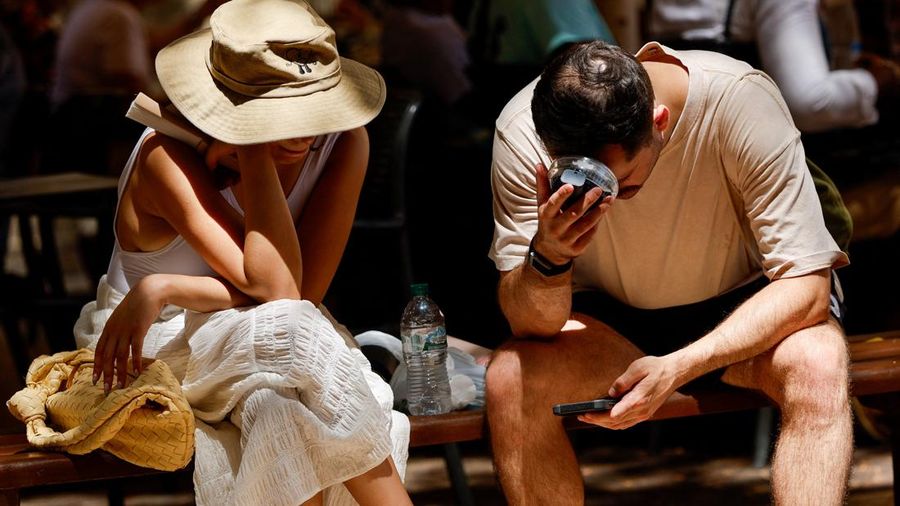 Spanyol menghadapi gelombang panas ketiga pada musim panas tahun ini dengan suhu nan diperkirakan melampaui 45 derajat Celsius di sejumlah wilayah. Minggu (19/7/2026). (REUTERS/Alejandro Martinez Velez)
