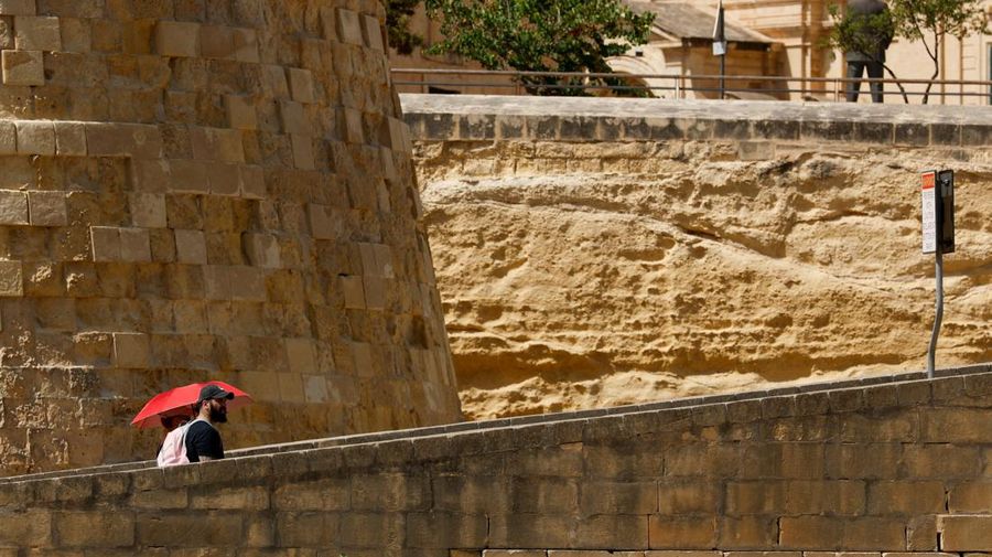 Spanyol menghadapi gelombang panas ketiga pada musim panas tahun ini dengan suhu nan diperkirakan melampaui 45 derajat Celsius di sejumlah wilayah. Minggu (19/7/2026). (REUTERS/Alejandro Martinez Velez)