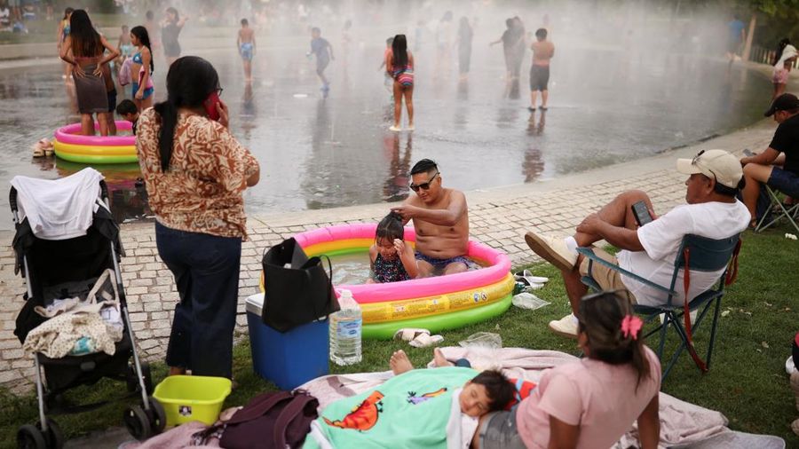 Spanyol menghadapi gelombang panas ketiga pada musim panas tahun ini dengan suhu nan diperkirakan melampaui 45 derajat Celsius di sejumlah wilayah. Minggu (19/7/2026). (REUTERS/Alejandro Martinez Velez)