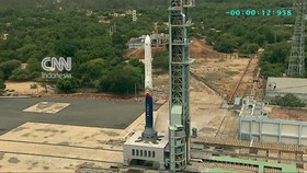 Detik-detik Peluncuran Roket India Vikram-1 Sukses Mengorbit