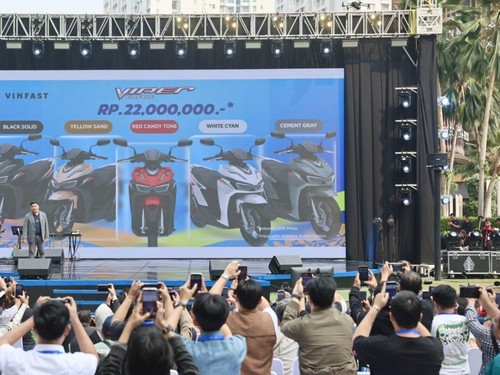 Selain meluncurkan tiga motor listrik sekaligus, yakni Evo, Feliz II, dan Viper, perusahaan juga berkomitmen akan memproduksinya di Subang, Jawa Barat.