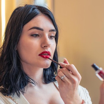 Ciri Kepribadian dari 5 Pilihan Warna Lipstik Favorit