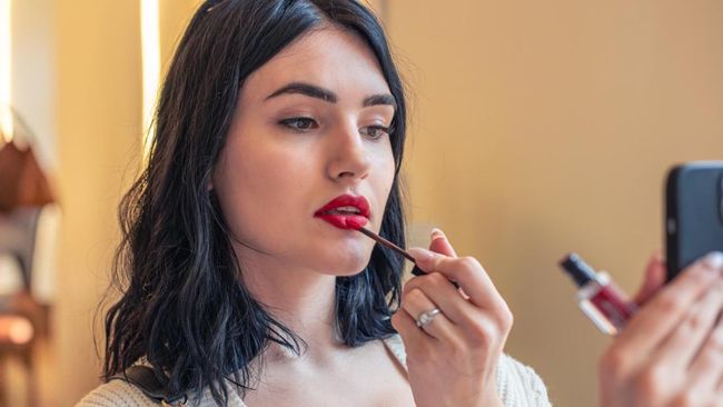 Pilihan Warna Lipstik yang Ungkap Kepribadian