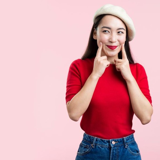 5 Fakta Kepribadian Orang yang Menyukai Warna Merah