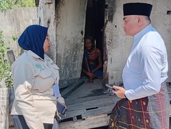 Dinsos Makassar Bantu Kakek Viral Hidup Sebatang Kara di Tamalate