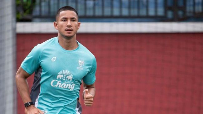 Bukan Messi atau Ronaldo, Ini Sosok Pesepak Bola Terkaya di Dunia