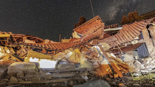Gempa bermagnitudo 5,6 mengguncang wilayah pegunungan tengah Peru pada Sabtu malam waktu setempat menewaskan sekurangnya enam orang dan melukai puluhan warga lainnya. Bencana ini melanda Provinsi Chupaca di Wilayah Junin sekitar 300 kilometer timur L