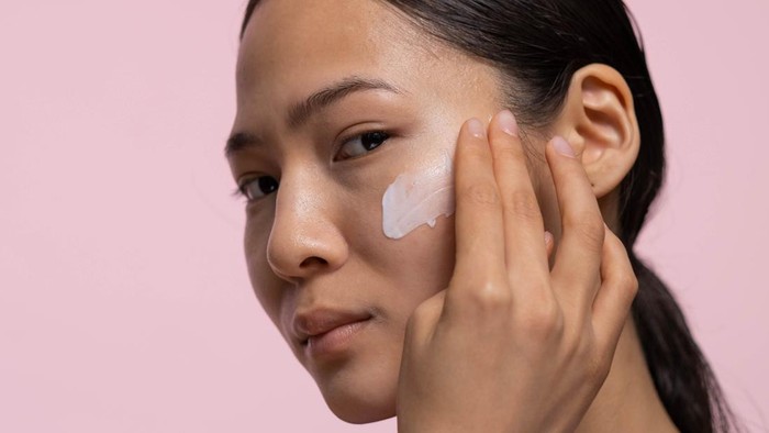5 Moisturizer Anti Aging dari Brand Lokal untuk Tampil Awet Muda di Usia 40-an