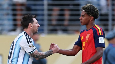 Lamine Yamal mendapat pesat berharga dari Lionel Messi usai Spanyol juara Piala Dunia 2026.