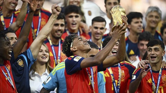 Lamine Yamal mengalahkan Cristiano Ronaldo dan Lionel Messi untuk juara Piala Dunia 2026.
