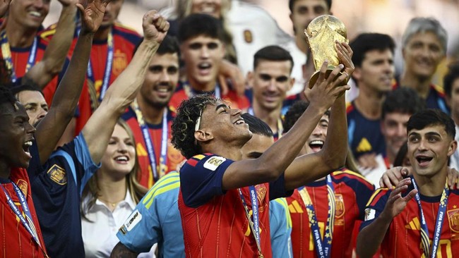Lamine Yamal mengalahkan Cristiano Ronaldo dan Lionel Messi untuk juara Piala Dunia 2026.