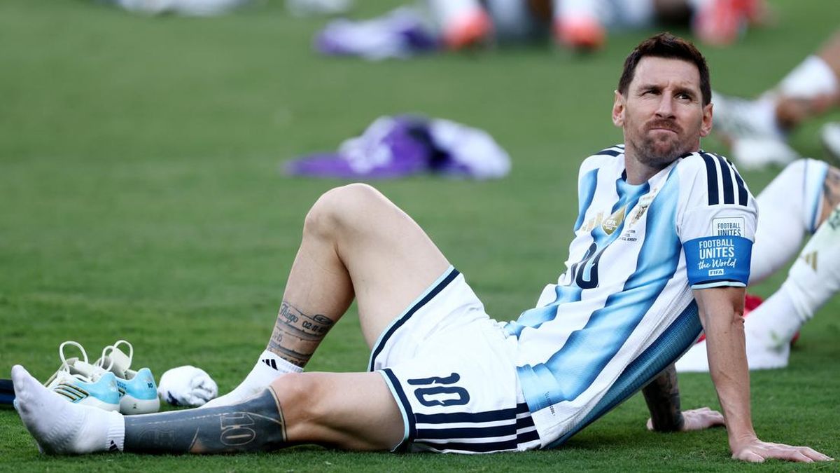 Messi Isyaratkan Pensiun usai Sang Ayah Meninggal Dunia