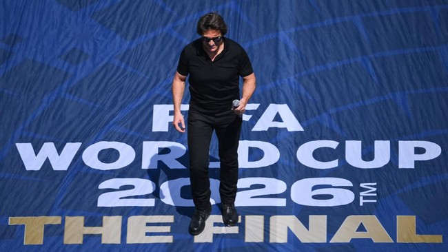 US actor and producer Tom Cruise attends the closing ceremony of the 2026 World Cup football tournament final match between Spain and Argentina at the New York/New Jersey Stadium in East Rutherford on July 19, 2026.  (Photo by ANGELA WEISS / AFP)