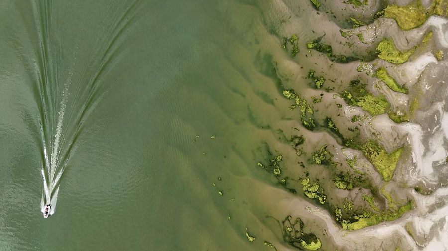 Permukaan udara Sungai Danube di Rumania turun ke tingkat terendah dalam tiga dasawarsa terakhir. (Inquam Photos/Ovidiu Micsik via REUTERS)