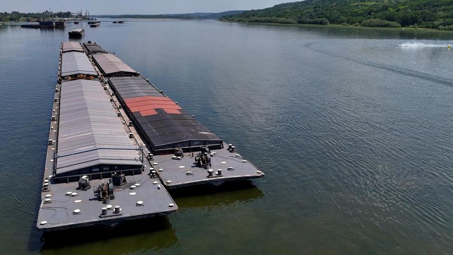 Permukaan udara Sungai Danube di Rumania turun ke tingkat terendah dalam tiga dasawarsa terakhir. (Inquam Photos/Ovidiu Micsik via REUTERS)