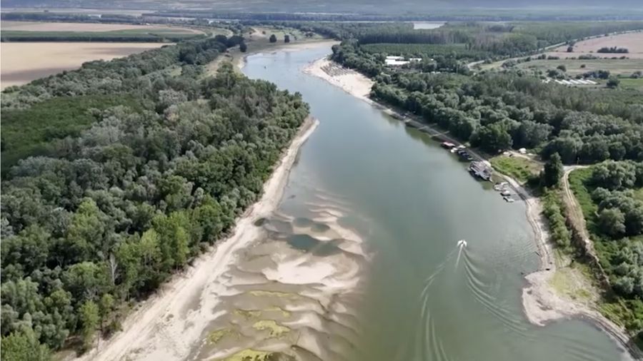 Permukaan udara Sungai Danube di Rumania turun ke tingkat terendah dalam tiga dasawarsa terakhir. (Tangkapan Layar Video/REUTERS)
