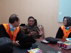 Reaksi Menohok Hasto Saat Hotman Paris Kaitkan Kasus Febrie dengan Prabowo