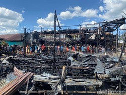 28 Kamar Santri di Martapura Hangus Terbakar, 3 Rumah Warga Terdampak