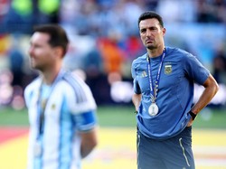 Soccer Football - FIFA World Cup 2026 - Final - Spain v Argentina - New York/New Jersey Stadium, East Rutherford, New Jersey, U.S. - July 19, 2026 Argentina coach Lionel Scaloni looks dejected after losing the World Cup final REUTERS/Agustin Marcaria