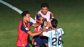 Soccer Football - FIFA World Cup 2026 - Final - Spain v Argentina - New York/New Jersey Stadium, East Rutherford, New Jersey, U.S. - July 19, 2026 Spain's Rodri and Argentina's Nahuel Molina clash after the match IMAGN IMAGES via Reuters/James Lang