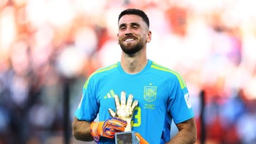 Berita Panas dari Dunia Sport CNN : Viral Unai Simon dan Pino Ciuman Saat Spanyol Pesta Juara Piala Dunia